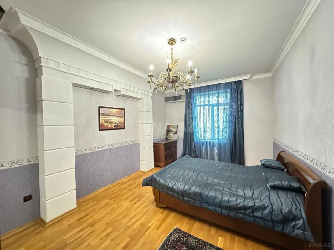 Satılır 5 otaqlı həyət evi 400 m²