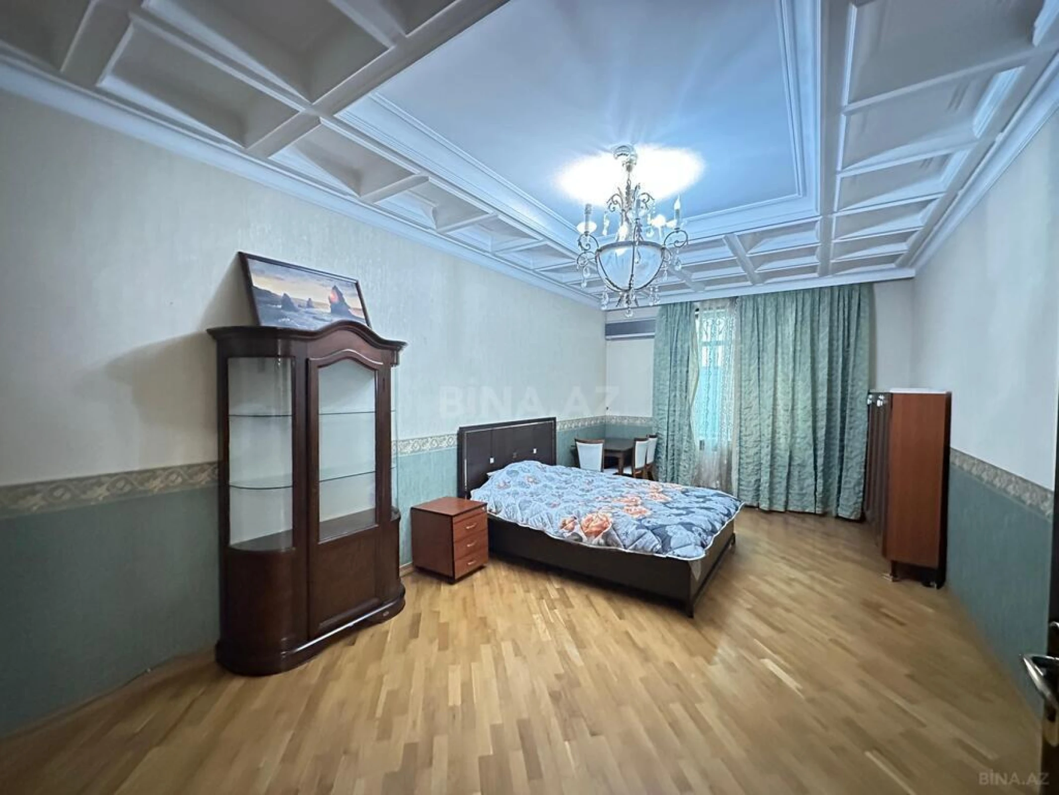 Satılır 5 otaqlı həyət evi 400 m²