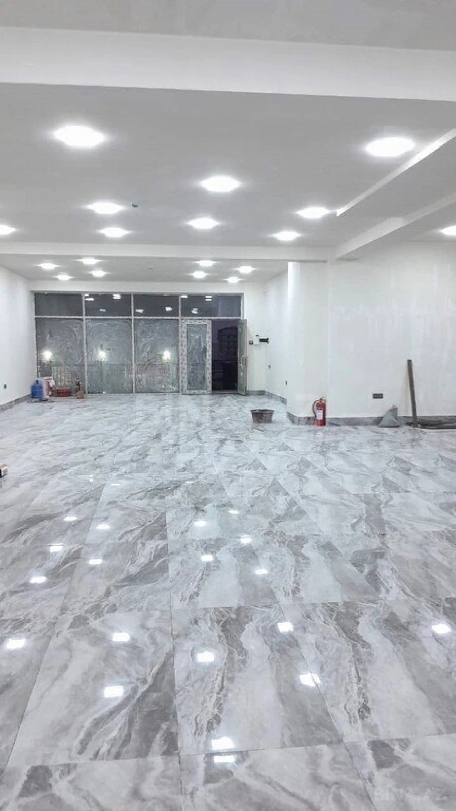 Kirayə verilir obyekt 197 m²