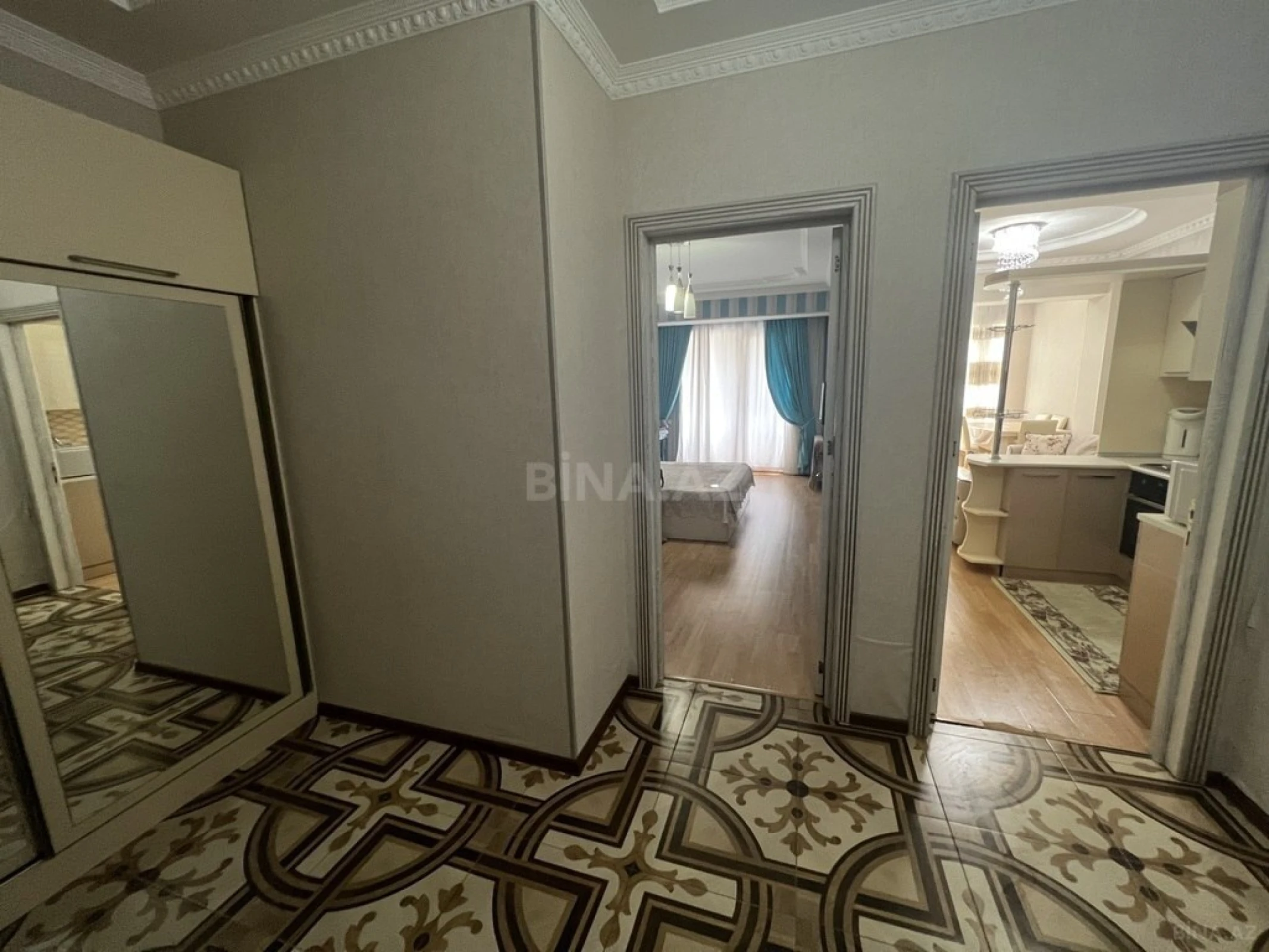 Kirayə verilir 2 otaqlı mənzil 70 m²
