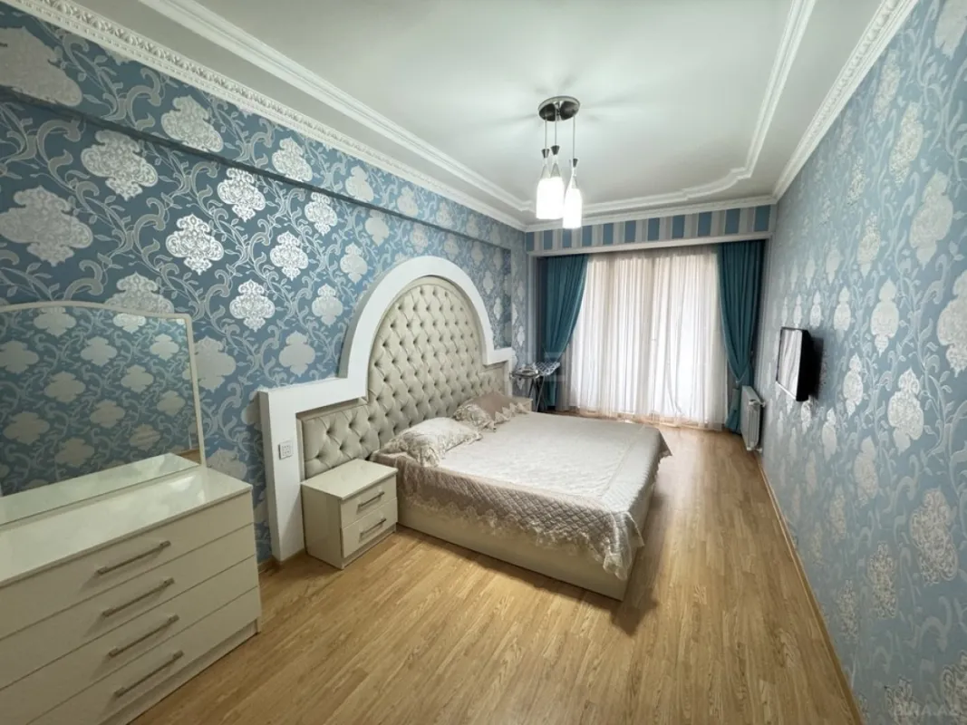 Kirayə verilir 2 otaqlı mənzil 70 m²