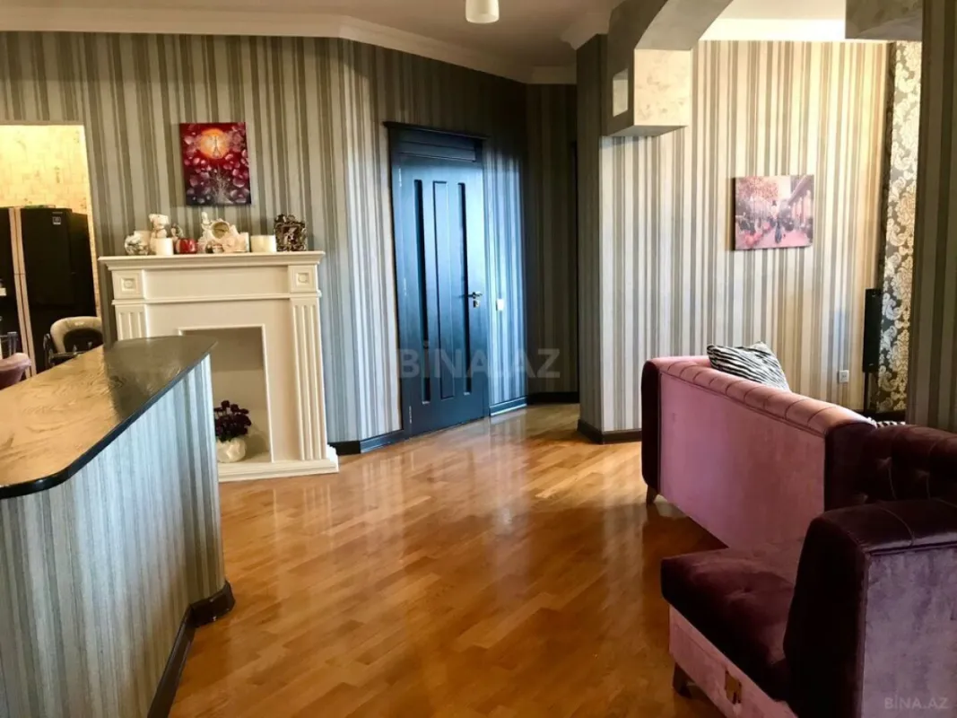 Satılır 3 otaqlı mənzil 134 m²