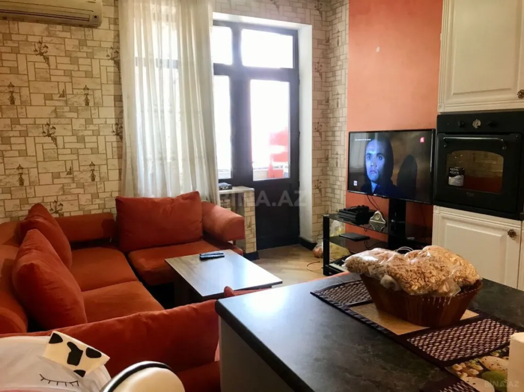 Satılır 3 otaqlı mənzil 134 m²