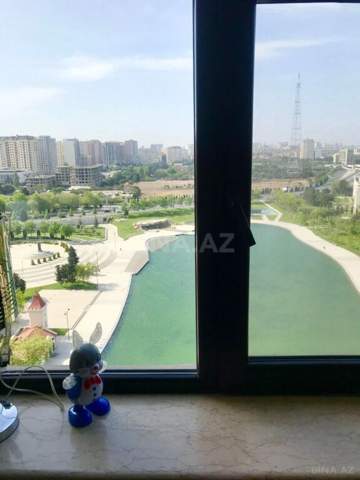 Satılır 3 otaqlı mənzil 134 m²