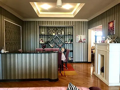 Satılır 3 otaqlı mənzil 134 m²