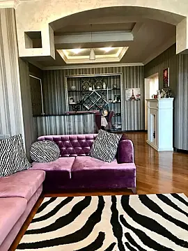 Satılır 3 otaqlı mənzil 134 m²