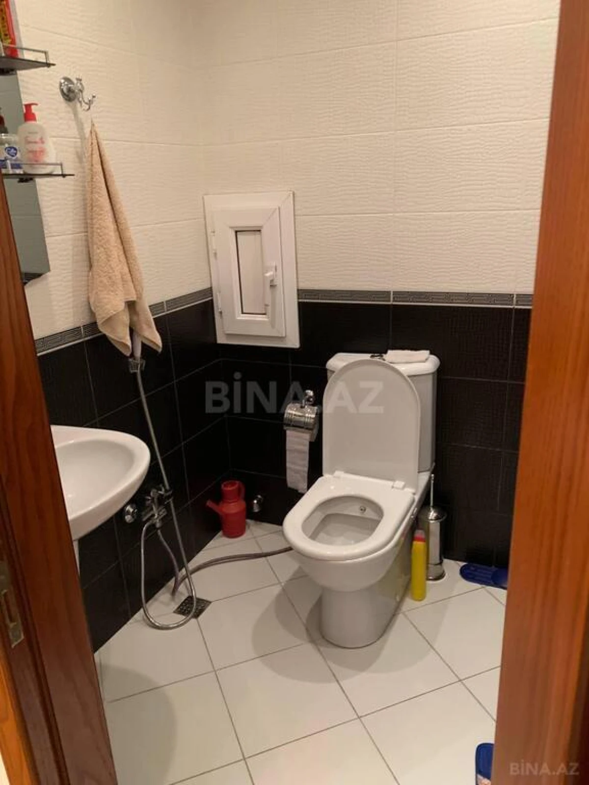 Satılır 3 otaqlı mənzil 121 m²