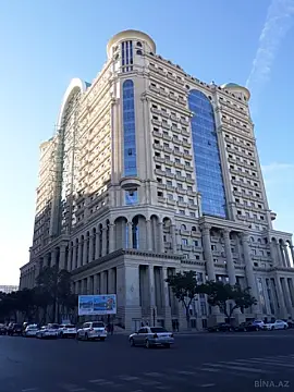 Satılır 3 otaqlı mənzil 135 m² — Bakı, Memar Əcəmi yanı 3 otaq 135.00 m²