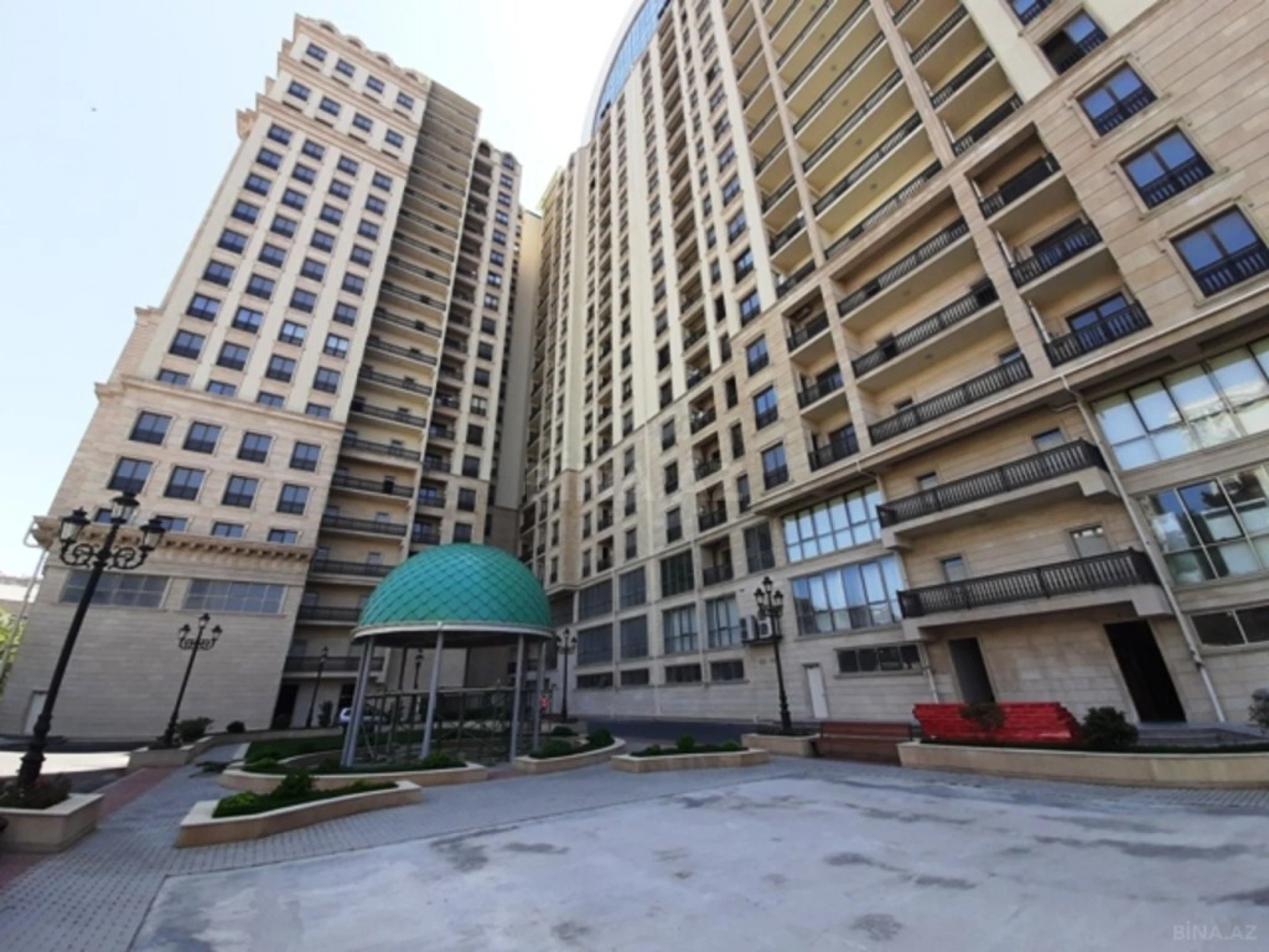 Satılır 3 otaqlı mənzil 135 m²