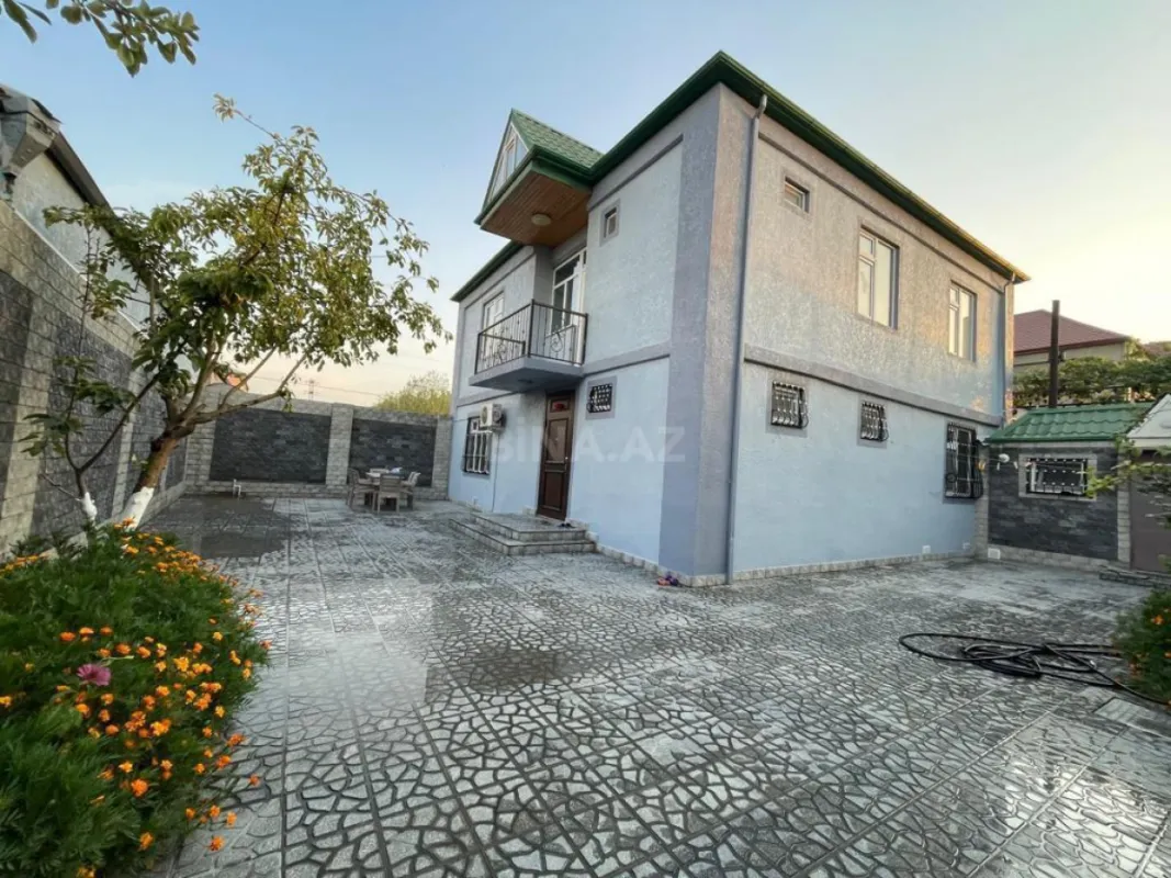Satılır 6 otaqlı həyət evi 240 m²