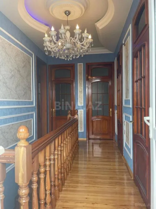 Satılır 6 otaqlı həyət evi 240 m²