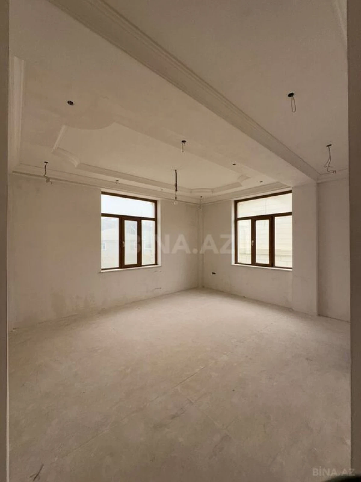 Satılır 8 otaqlı həyət evi 700 m²
