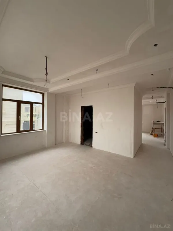 Satılır 8 otaqlı həyət evi 700 m²