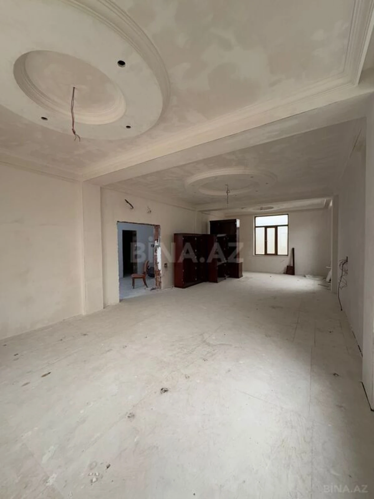 Satılır 8 otaqlı həyət evi 700 m²