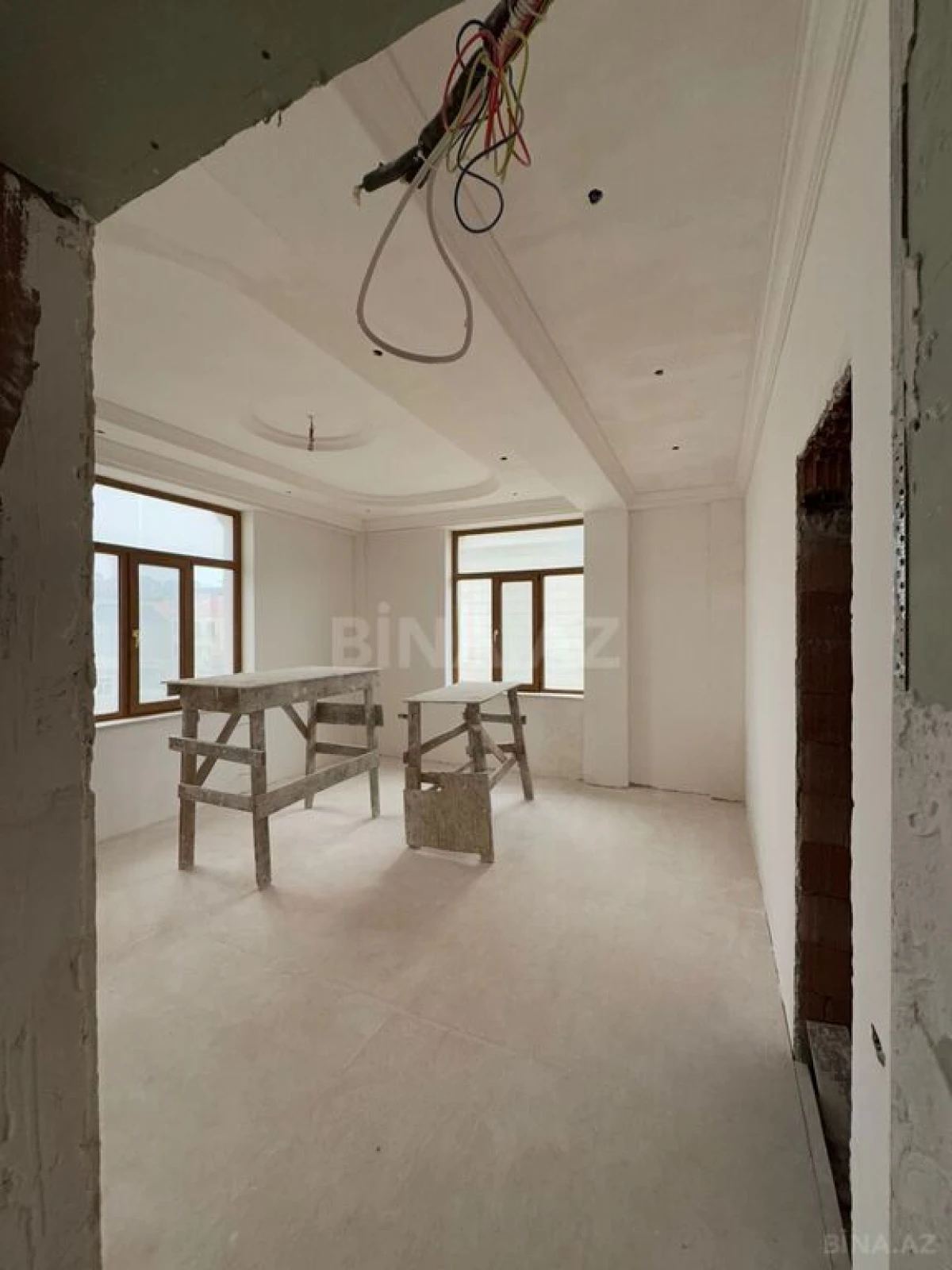 Satılır 8 otaqlı həyət evi 700 m²