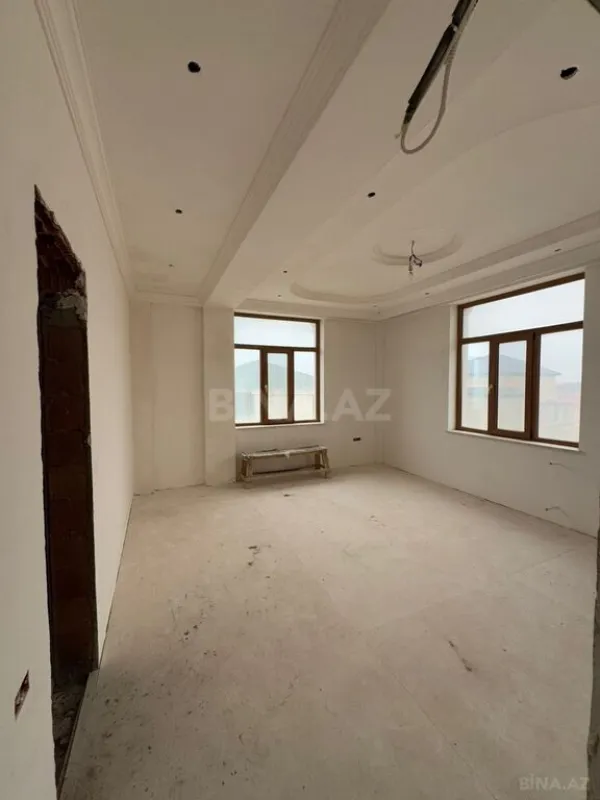 Satılır 8 otaqlı həyət evi 700 m²