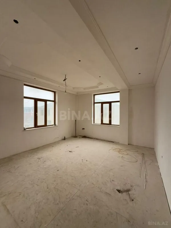 Satılır 8 otaqlı həyət evi 700 m²