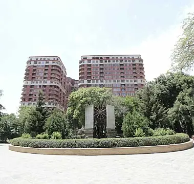 Satılır 4 otaqlı mənzil 178 m² — Bakı, Nizami 4 otaq 178.00 m²