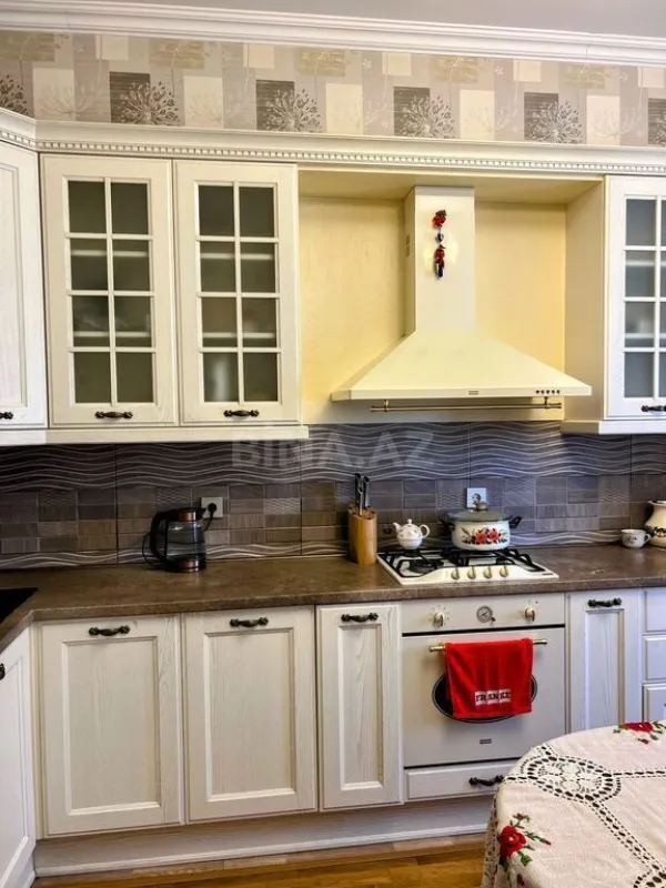 Satılır 3 otaqlı mənzil 116 m²