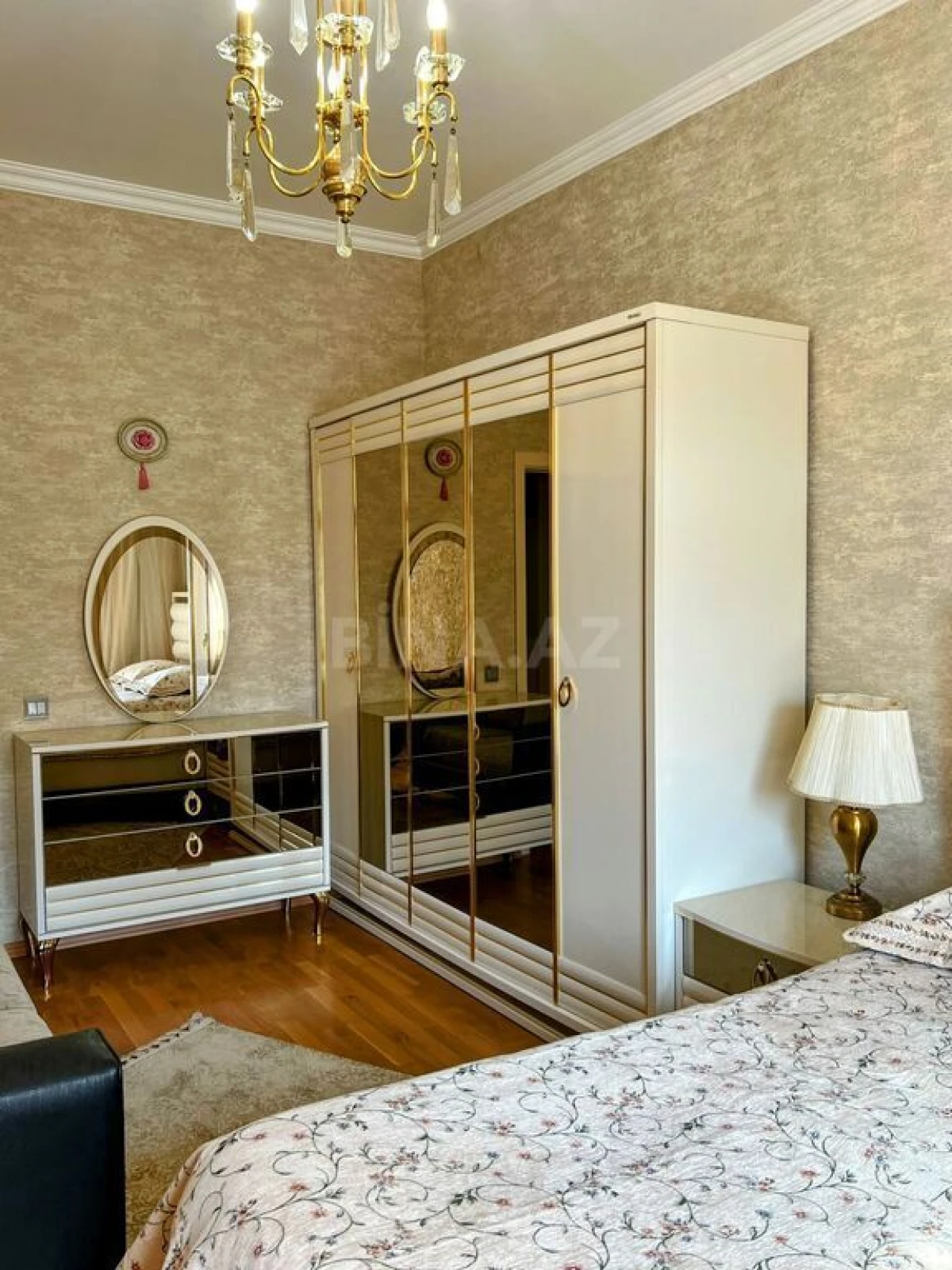 Satılır 3 otaqlı mənzil 116 m²