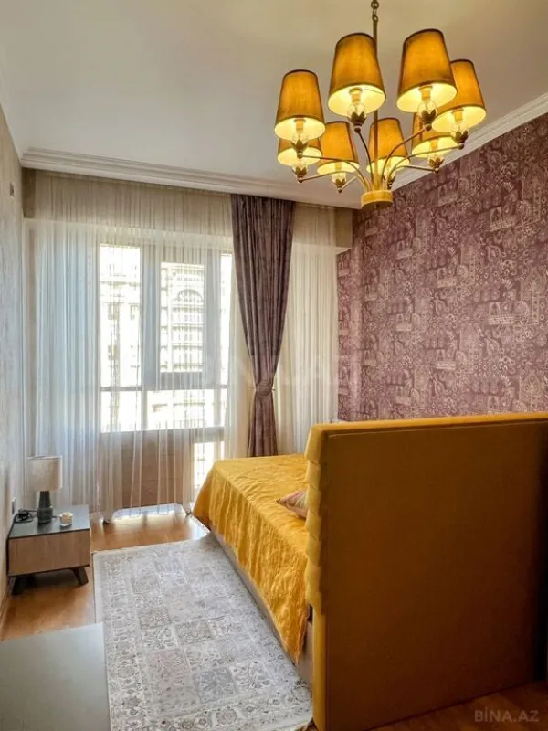 Satılır 3 otaqlı mənzil 116 m²