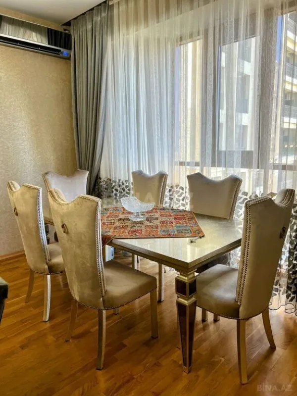 Satılır 3 otaqlı mənzil 116 m²