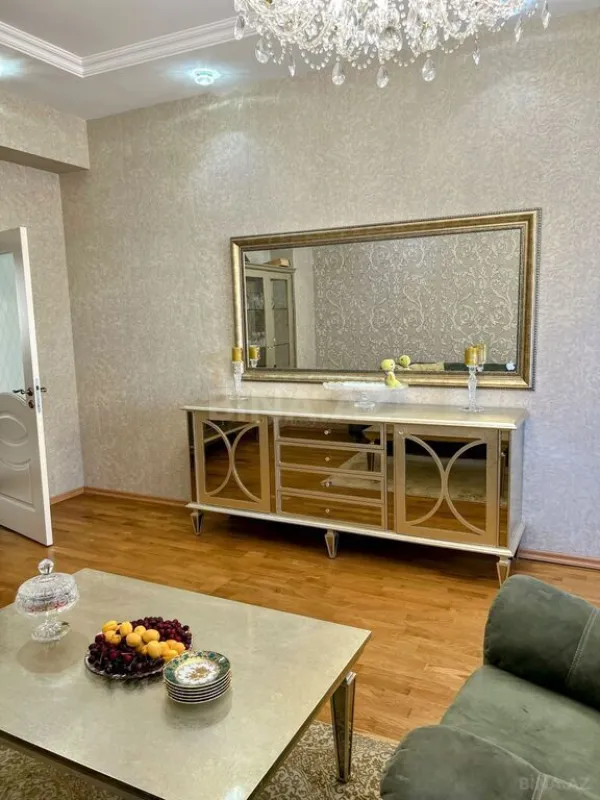 Satılır 3 otaqlı mənzil 116 m²