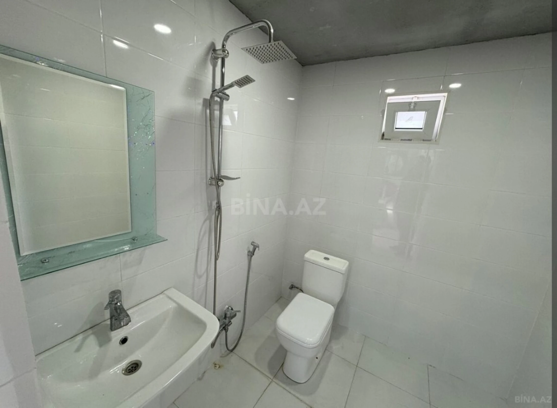 Kirayə verilir 4 otaqlı həyət evi 368 m²