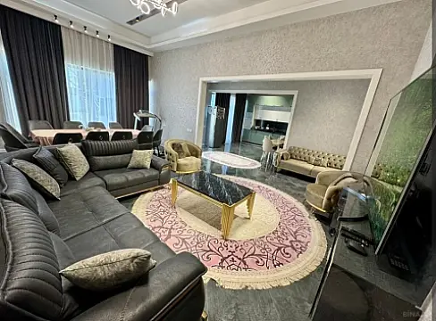 Kirayə verilir 4 otaqlı həyət evi 368 m²