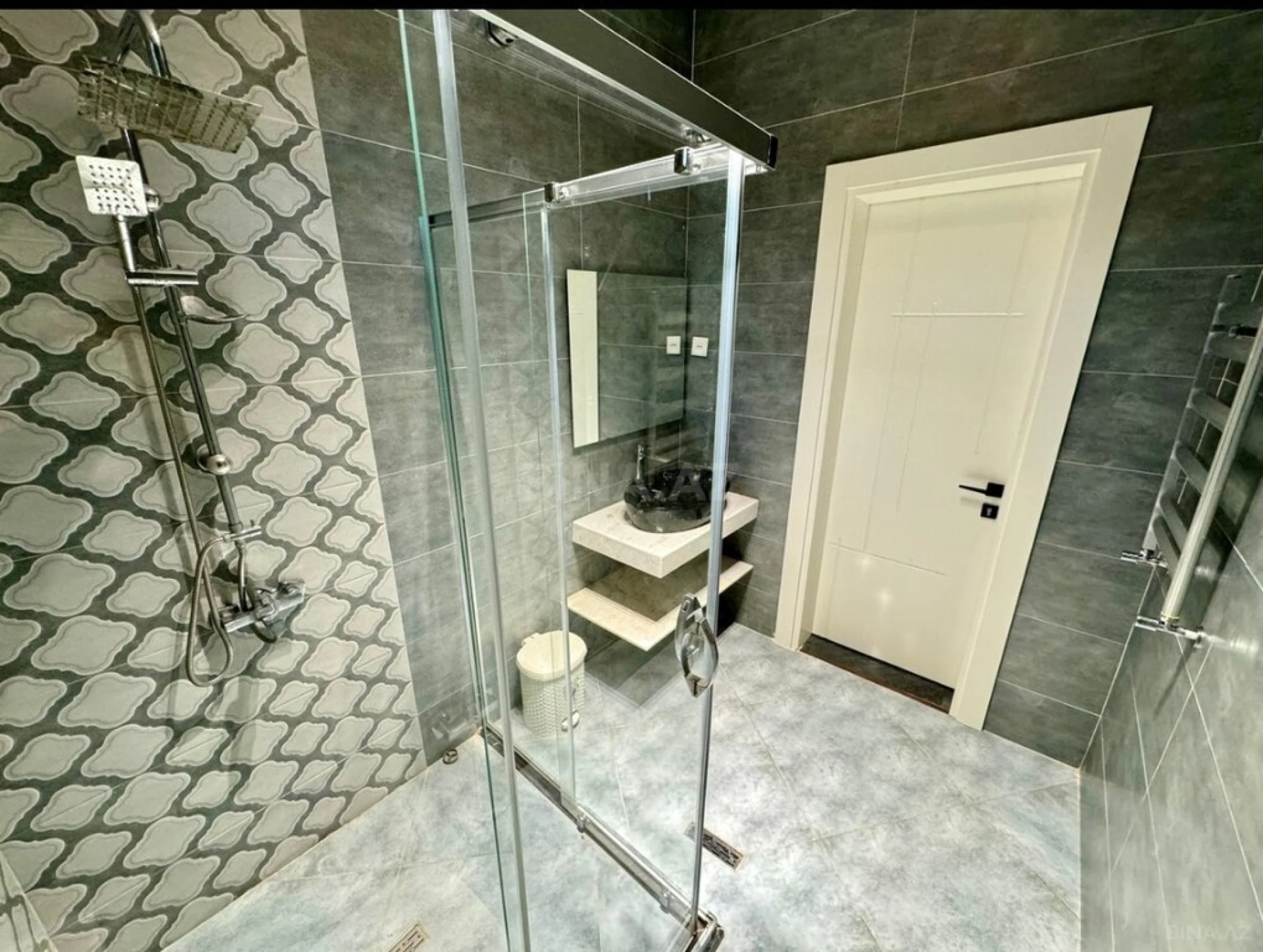 Kirayə verilir 4 otaqlı həyət evi 368 m²