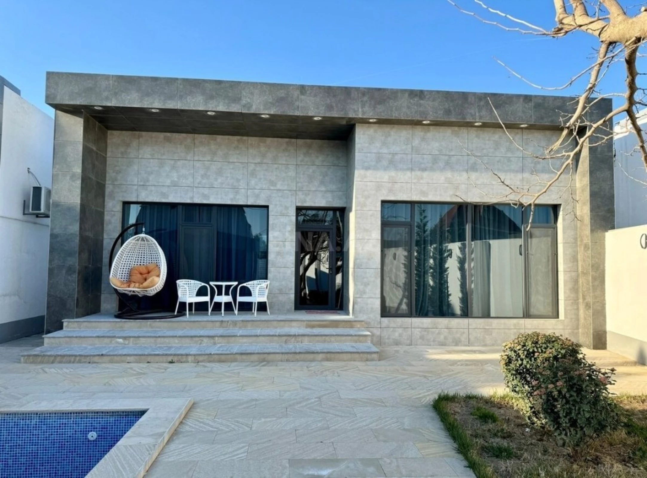 Kirayə verilir 4 otaqlı həyət evi 368 m²