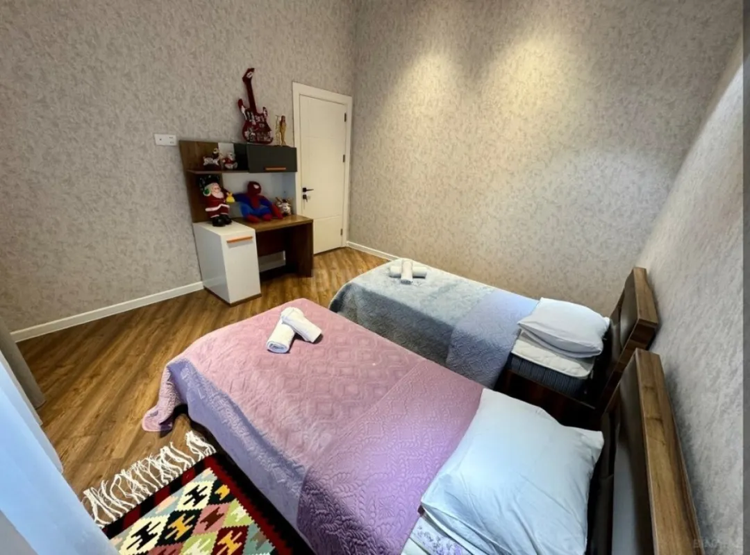 Kirayə verilir 4 otaqlı həyət evi 368 m²