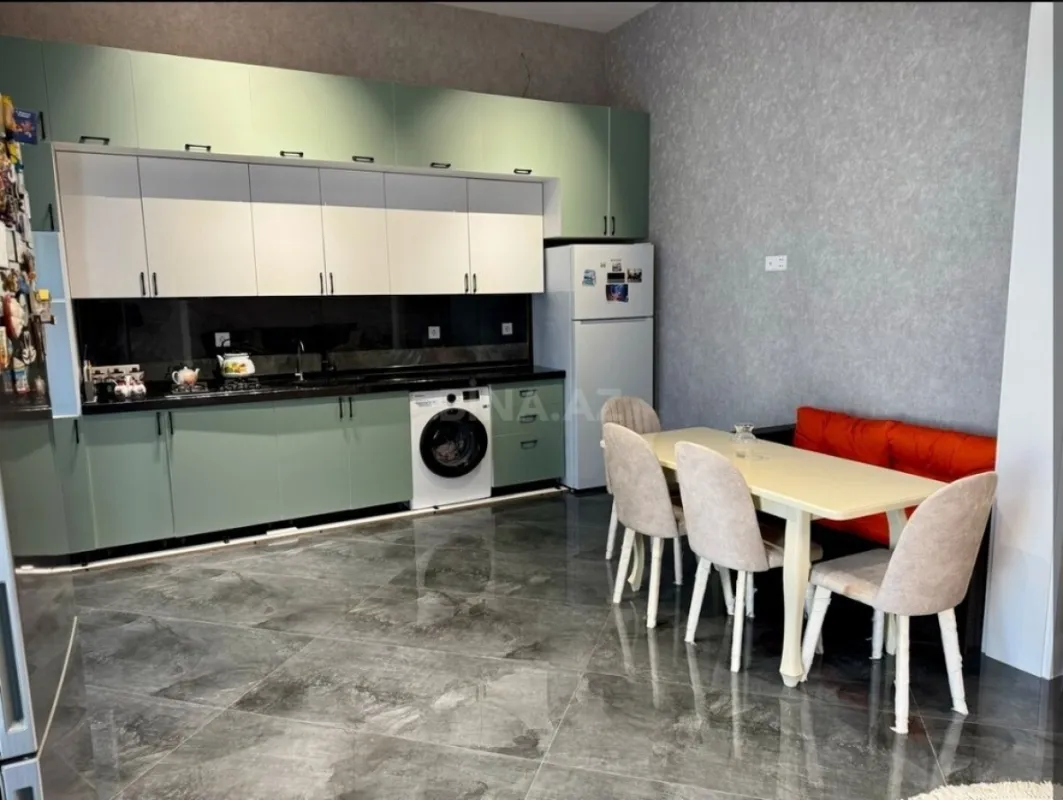 Kirayə verilir 4 otaqlı həyət evi 368 m²