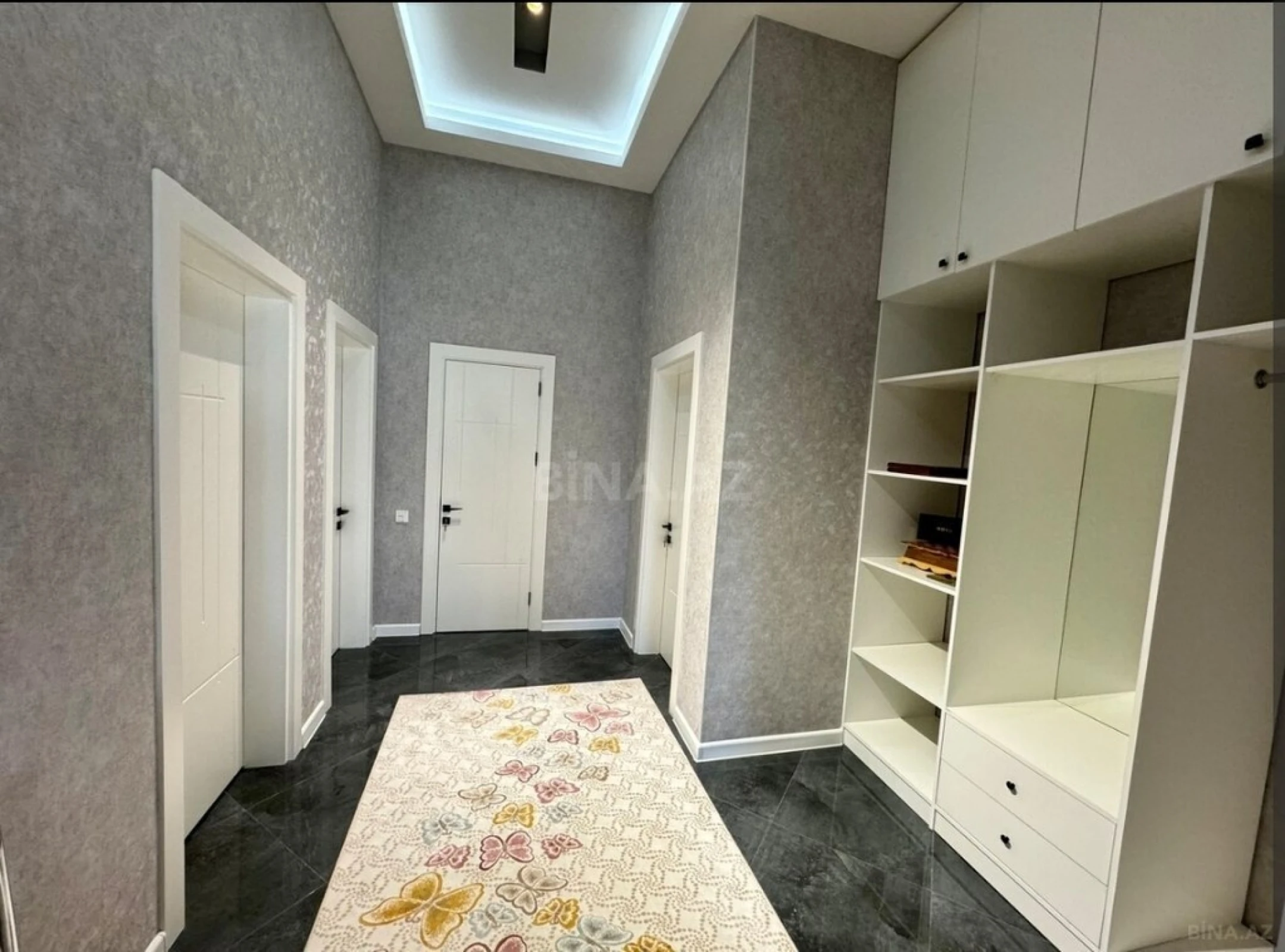 Kirayə verilir 4 otaqlı həyət evi 368 m²