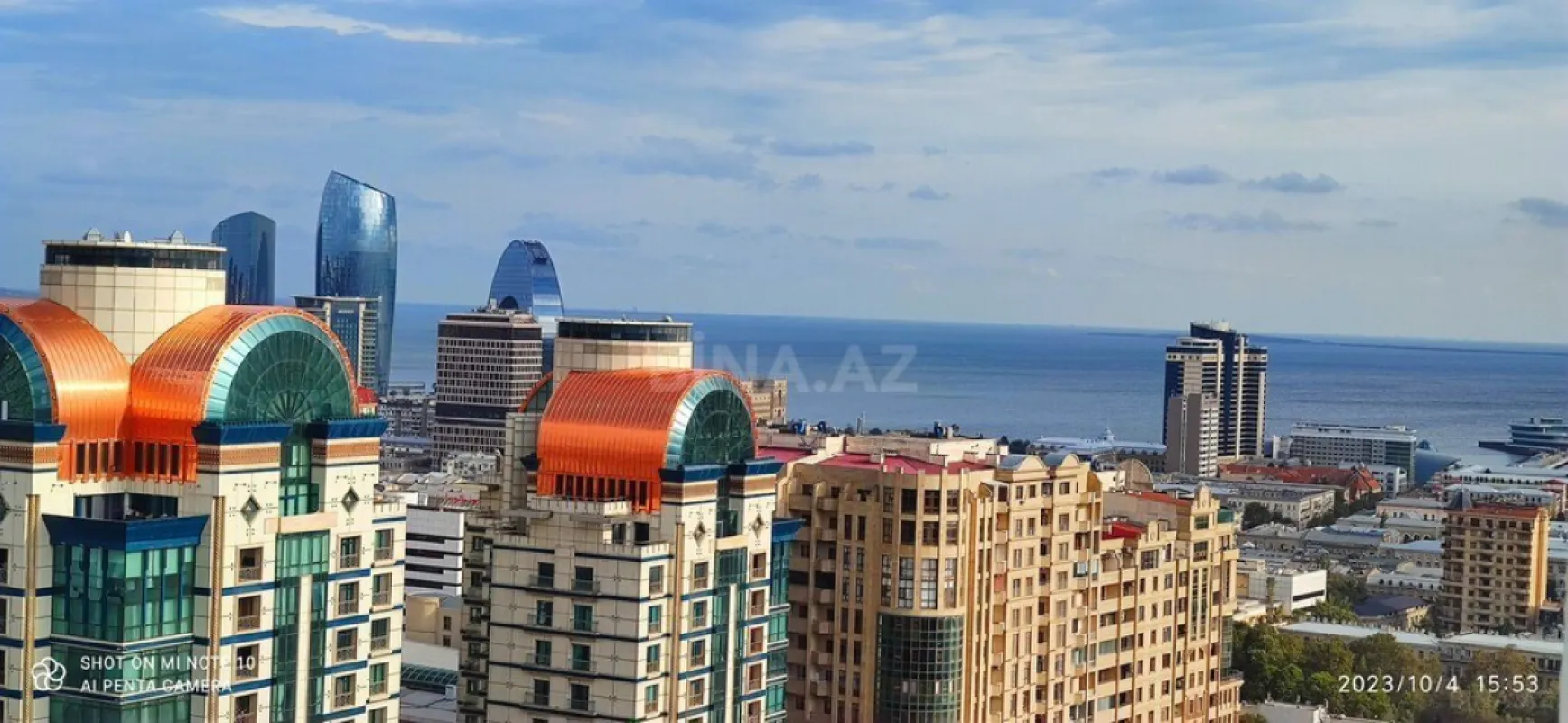 Satılır 4 otaqlı mənzil 245 m²