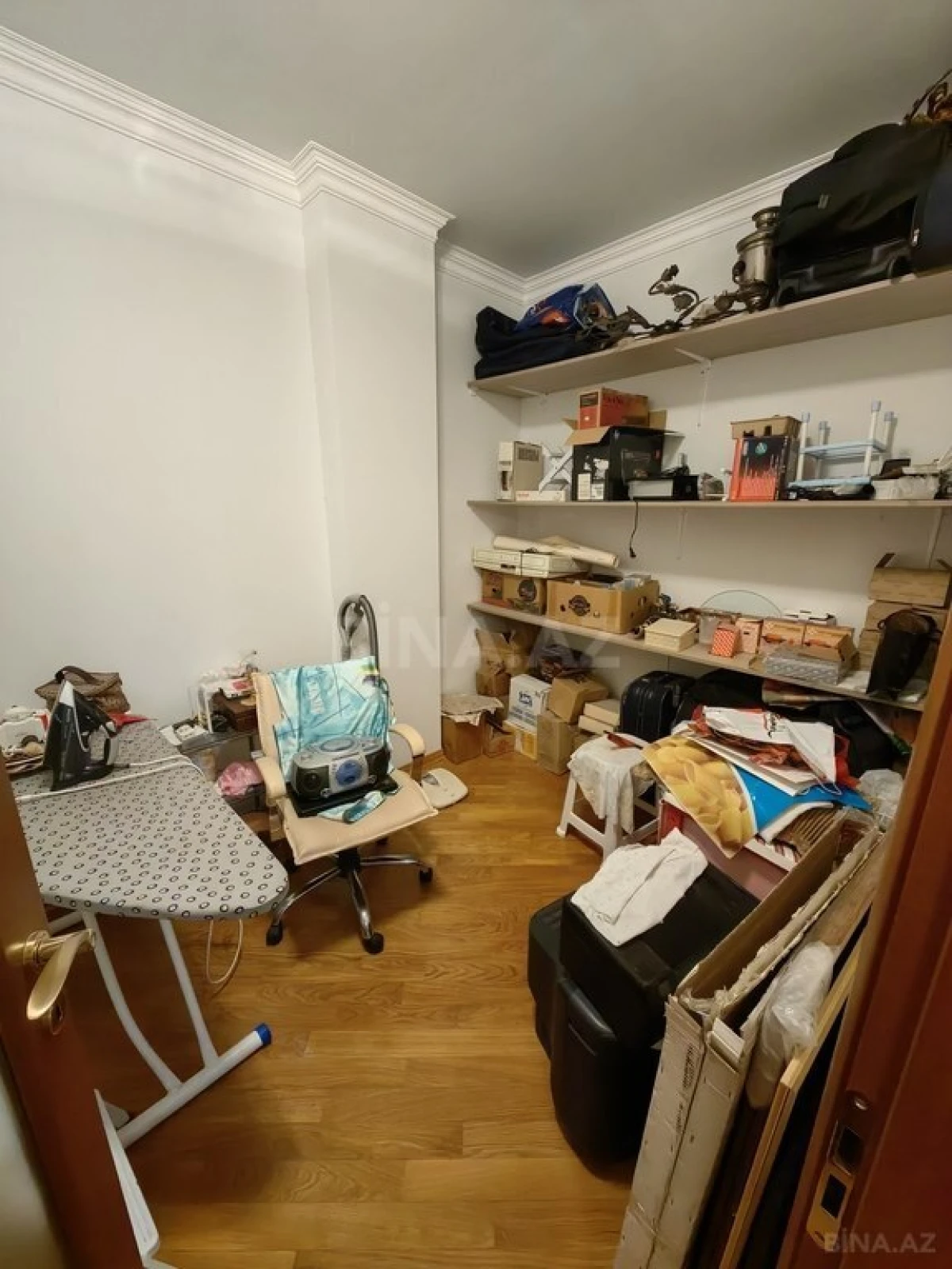 Satılır 4 otaqlı mənzil 245 m²