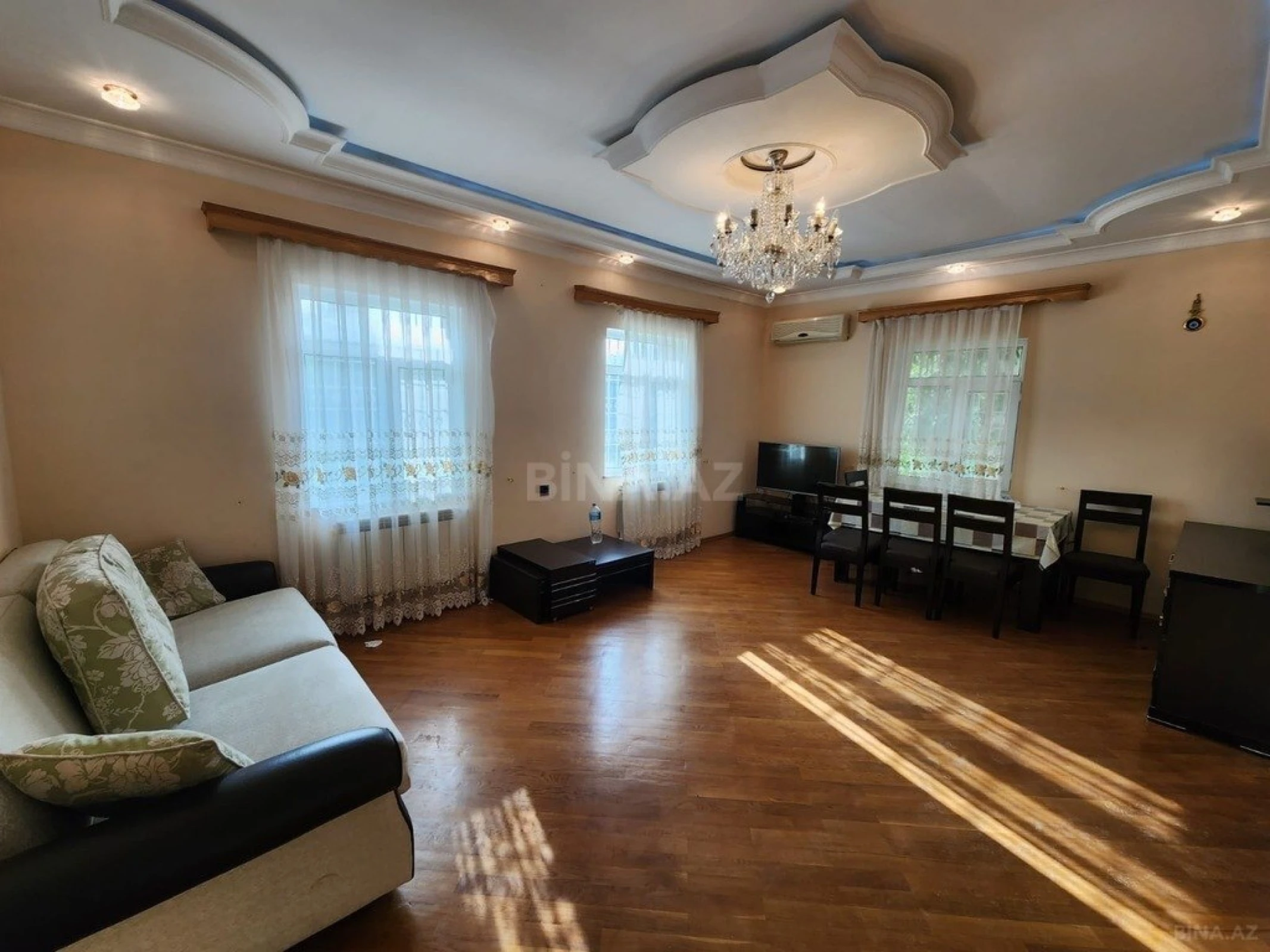 Kirayə verilir 5 otaqlı həyət evi 350 m²