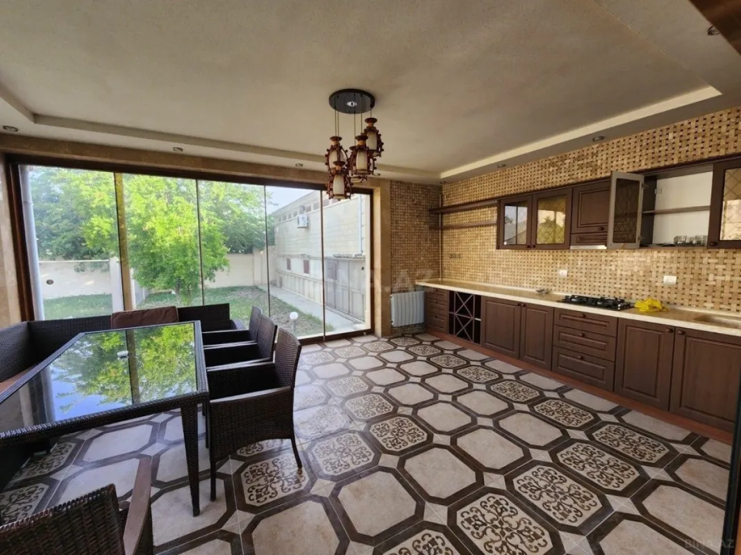 Kirayə verilir 5 otaqlı həyət evi 350 m²