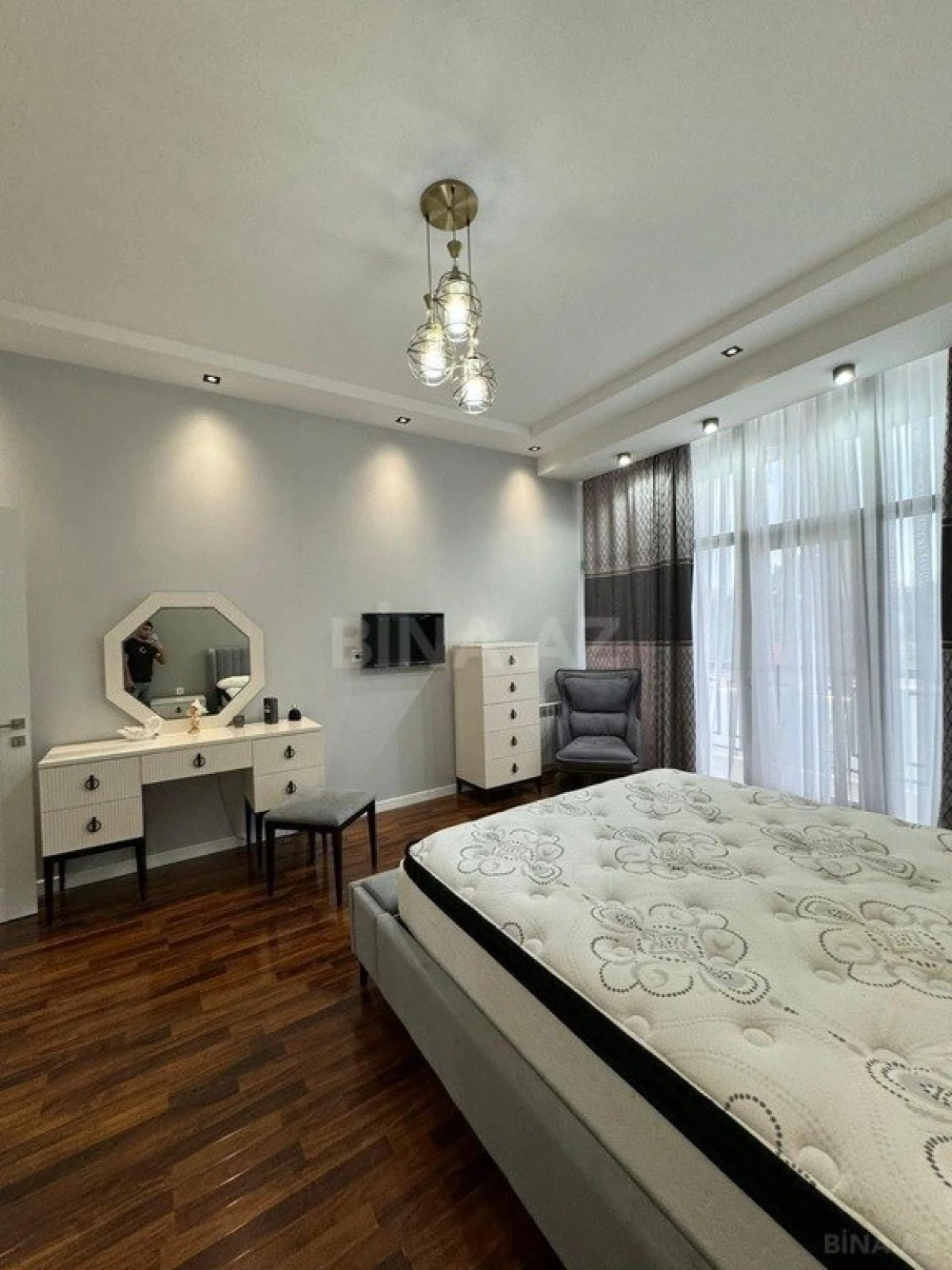 Kirayə verilir 6 otaqlı həyət evi 500 m²