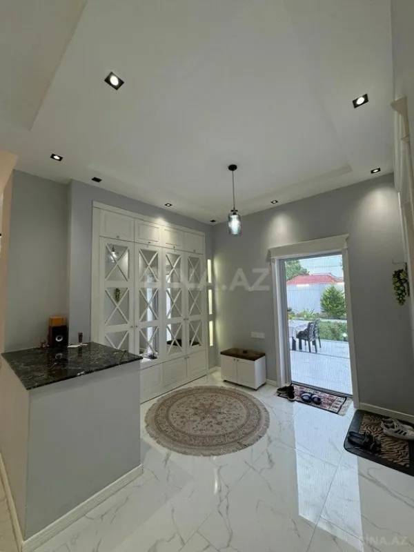 Kirayə verilir 6 otaqlı həyət evi 500 m²