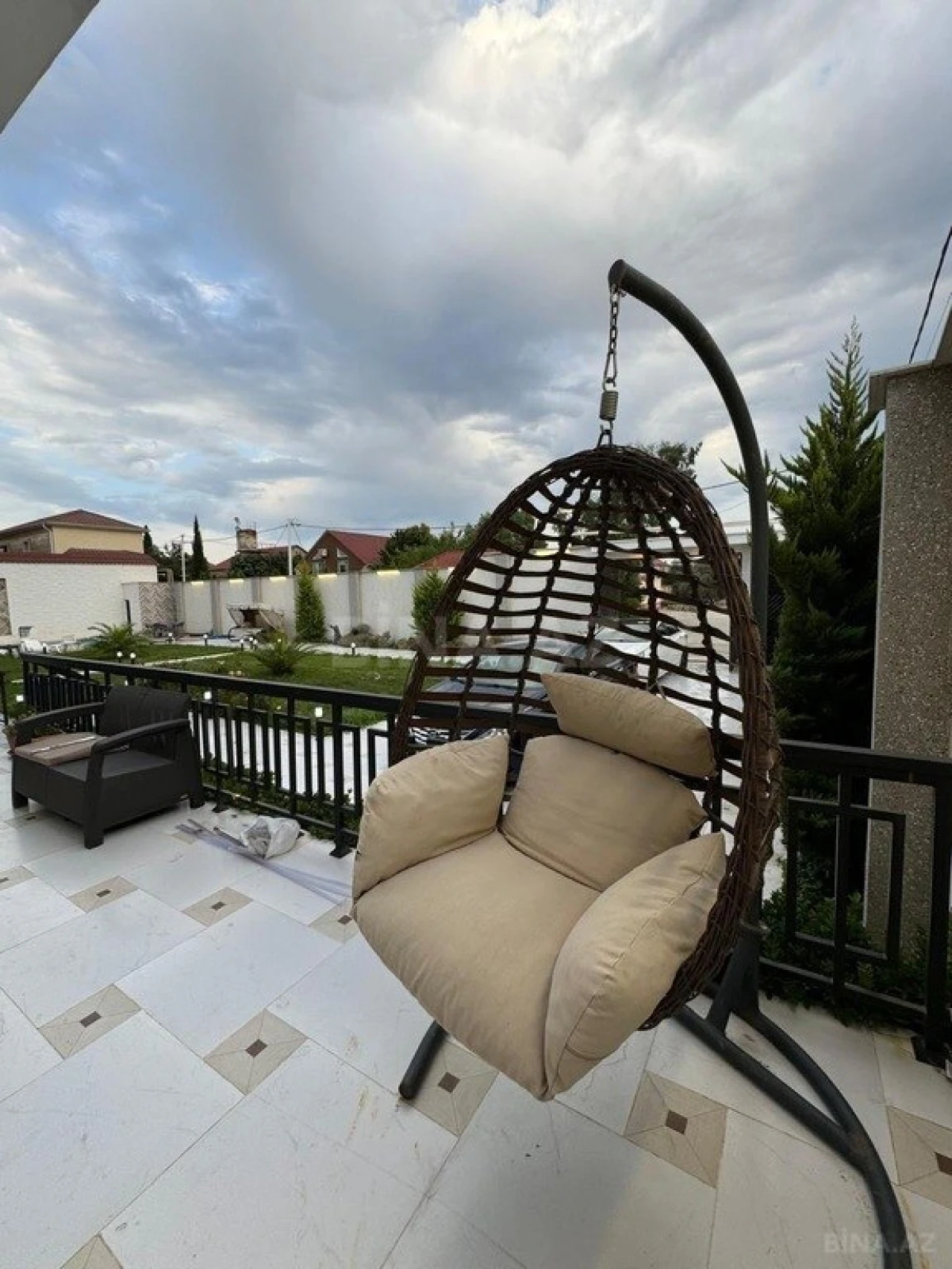 Kirayə verilir 6 otaqlı həyət evi 500 m²