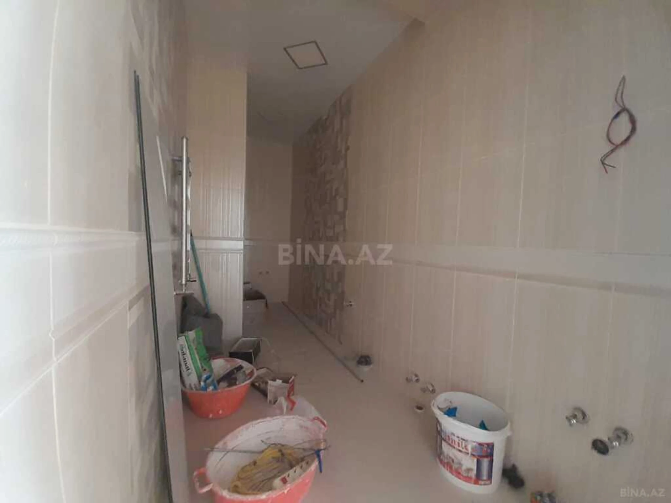 Satılır 4 otaqlı mənzil 220 m²