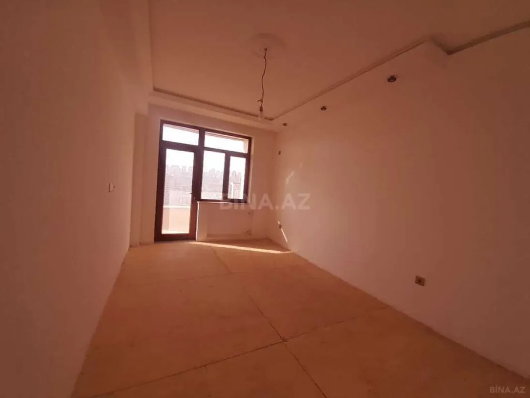 Satılır 4 otaqlı mənzil 220 m²
