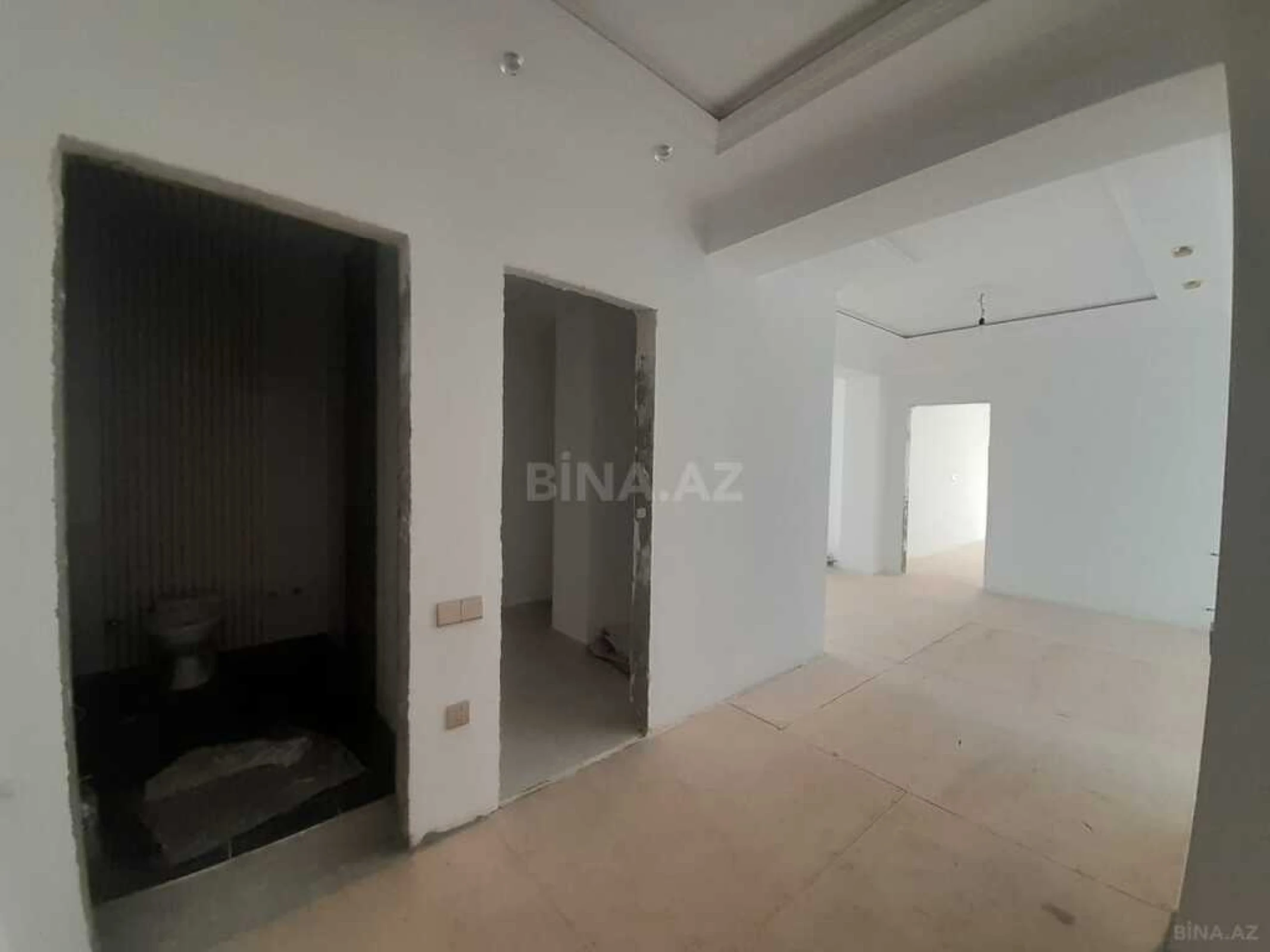 Satılır 4 otaqlı mənzil 220 m²