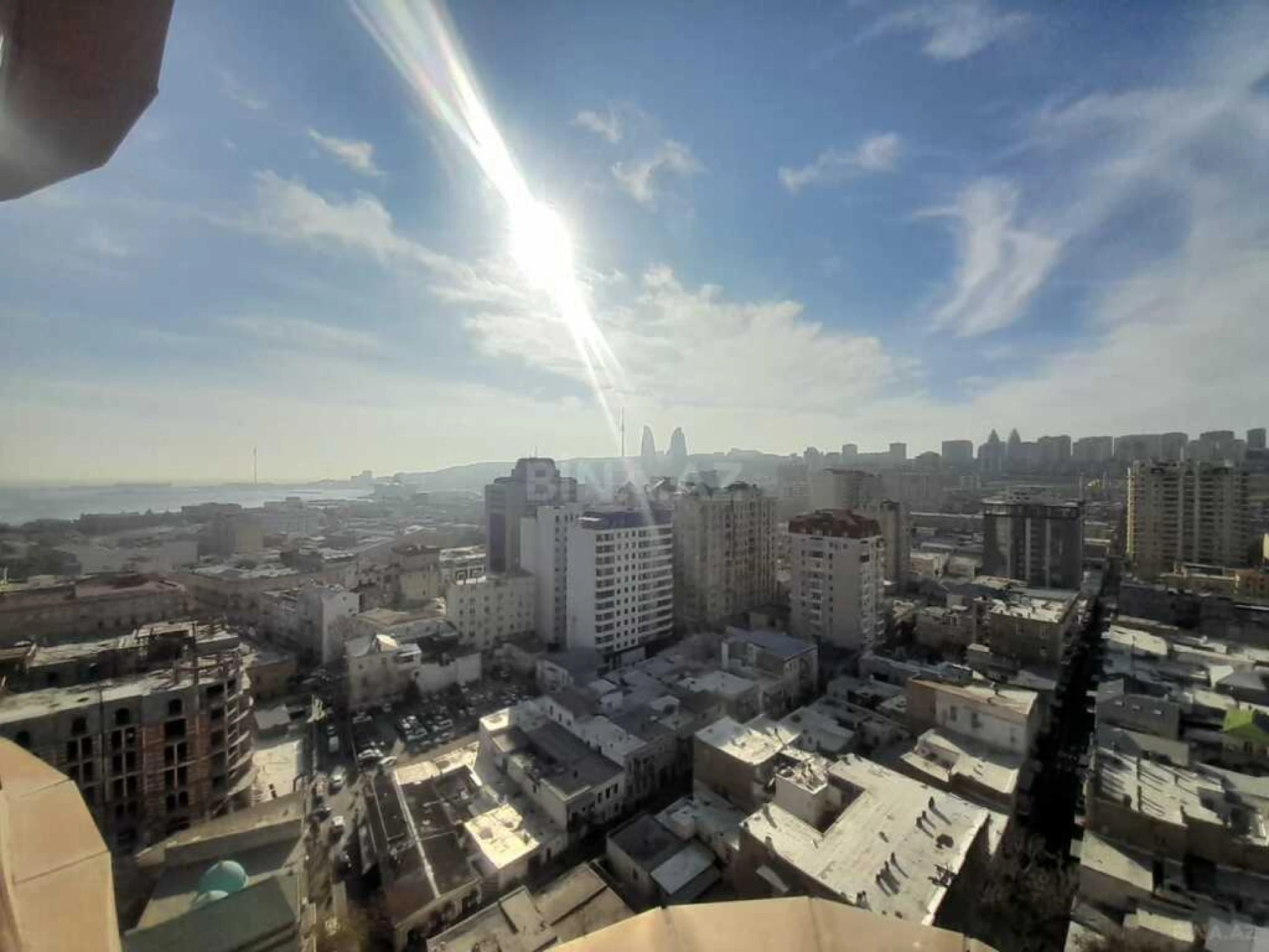 Satılır 4 otaqlı mənzil 220 m²