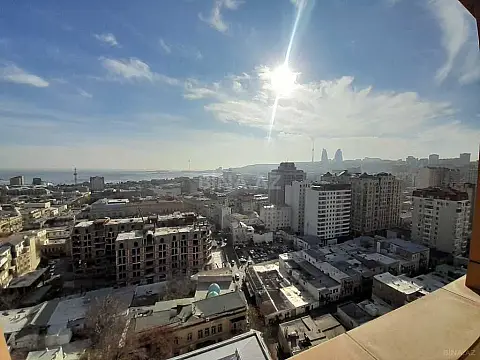 Satılır 4 otaqlı mənzil 220 m² — Bakı, Sahil qəs. 4 otaq 220.00 m²