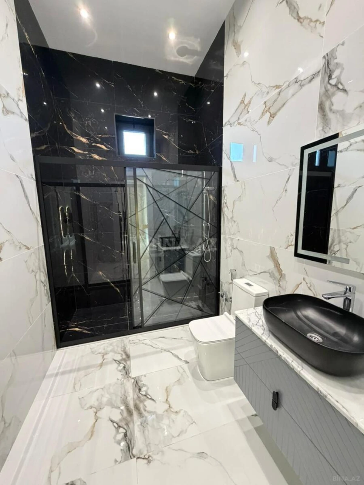 Satılır 4 otaqlı həyət evi 200 m²