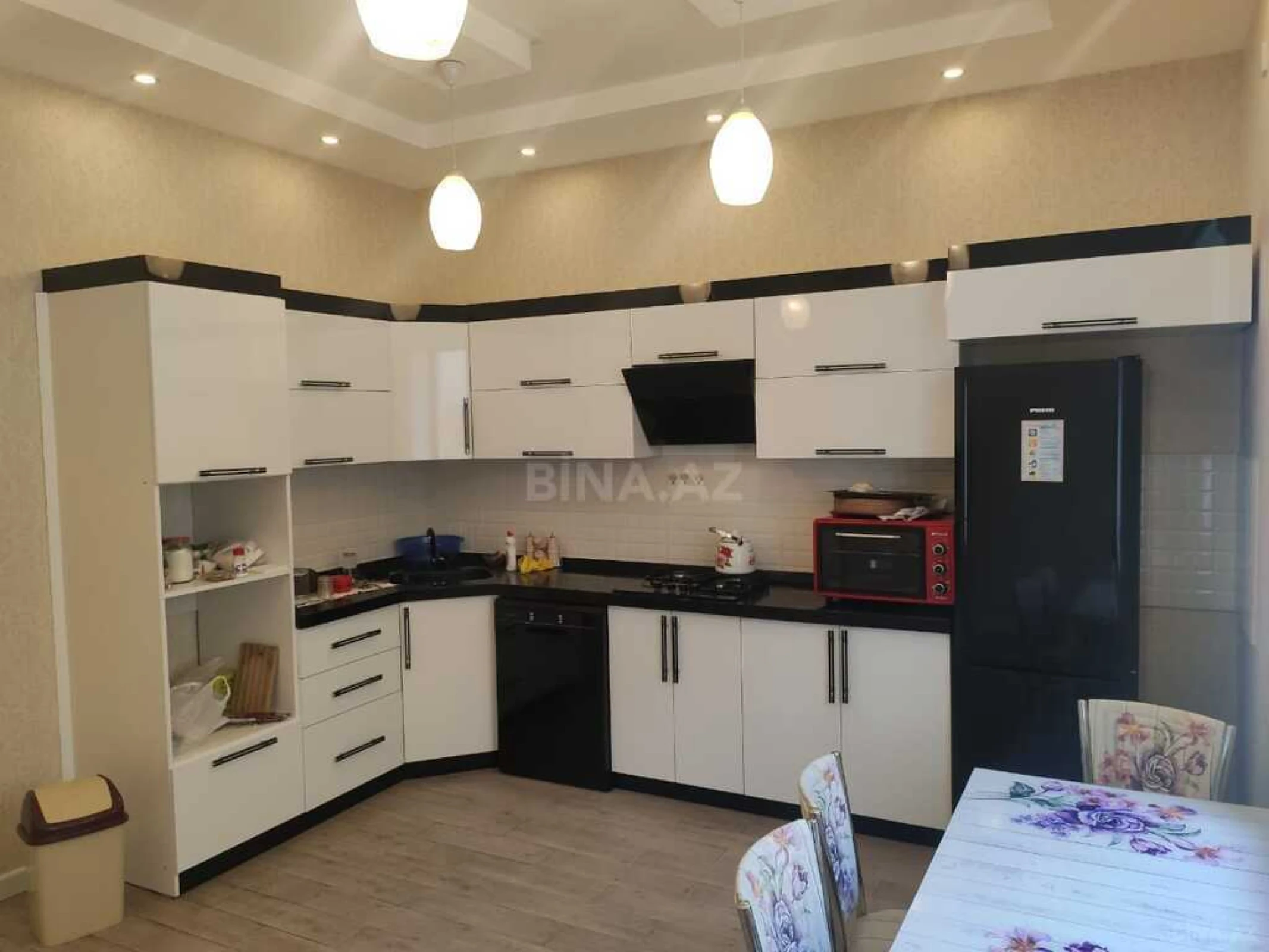 Kirayə verilir 4 otaqlı həyət evi 220 m²