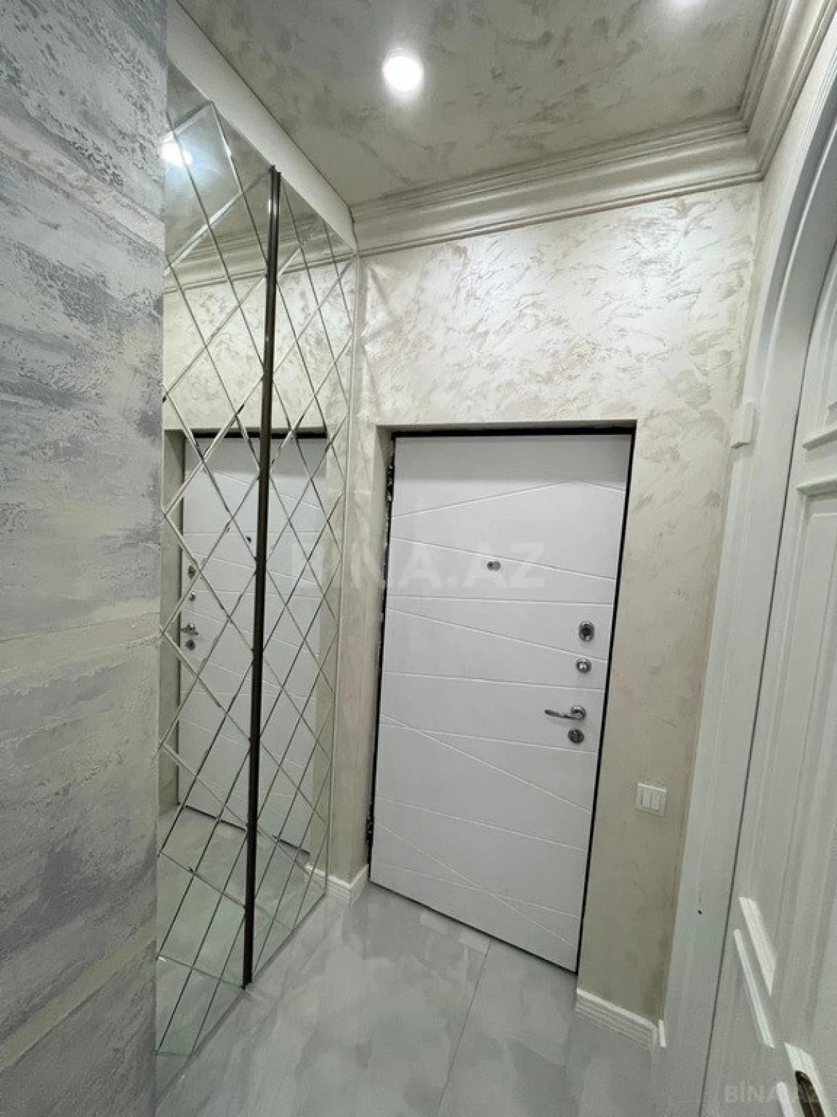Kirayə verilir 2 otaqlı mənzil 60 m²