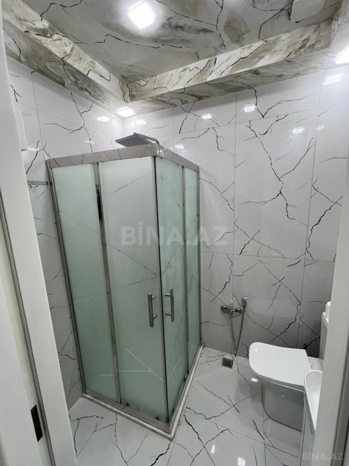 Kirayə verilir 2 otaqlı mənzil 60 m²